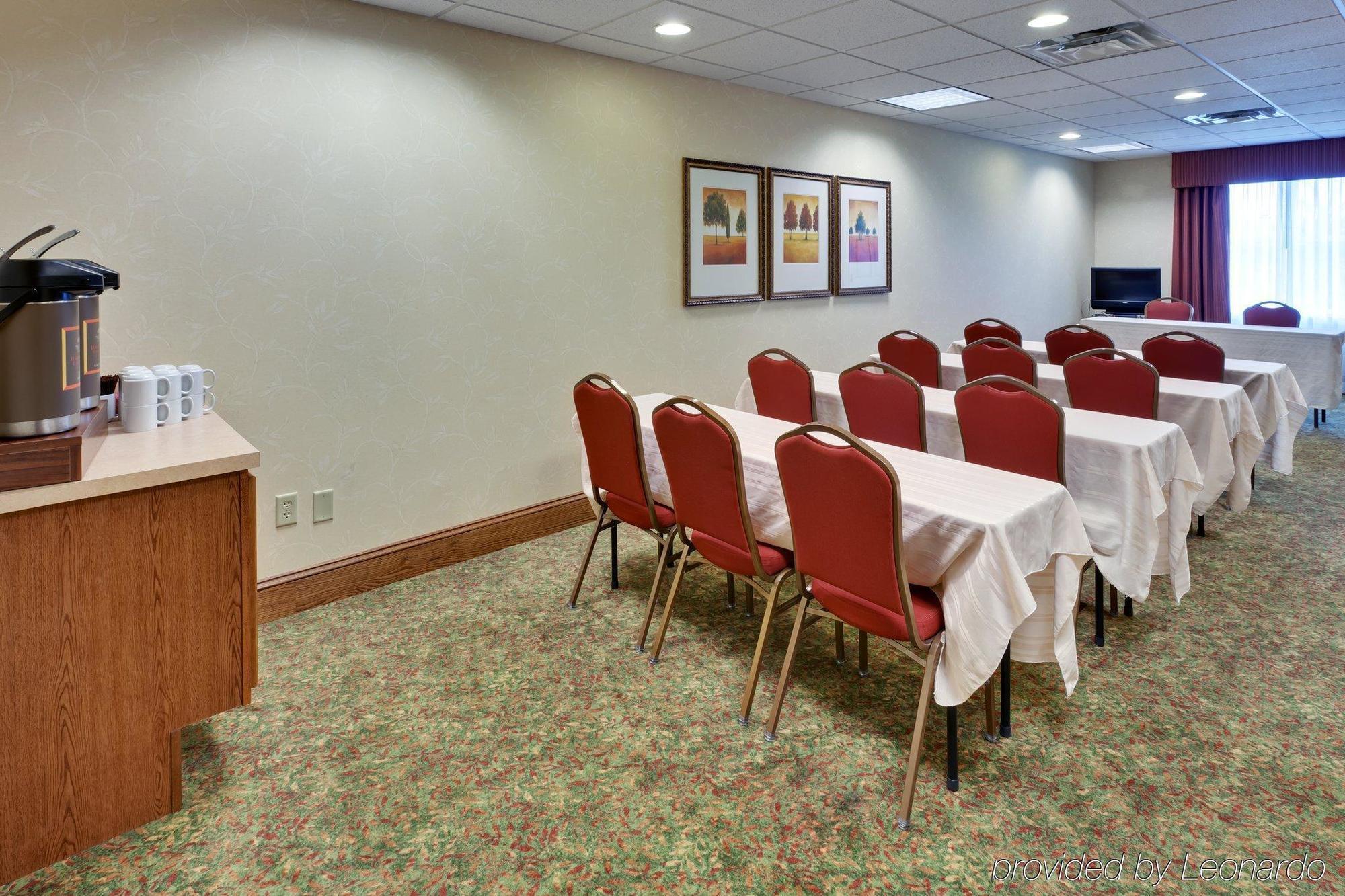 Country & By Radisson, Carlisle, Pa Hotel 2*